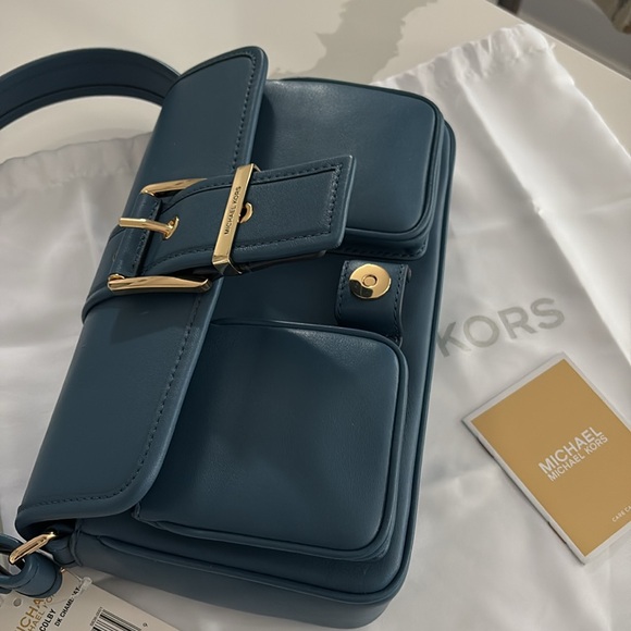 Michael Kors MK Colby Medium Leather Shoulder Bag  NWT - Picture 12 of 14